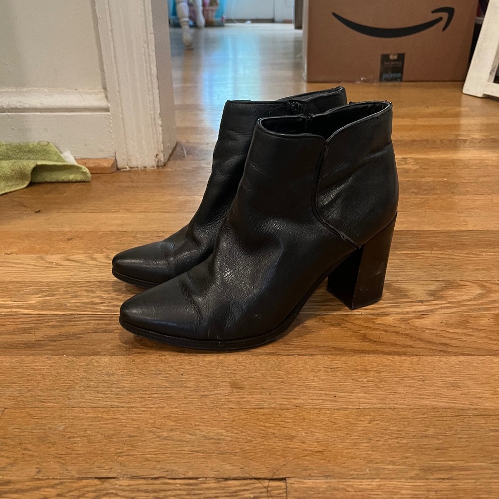 Nine West black booties